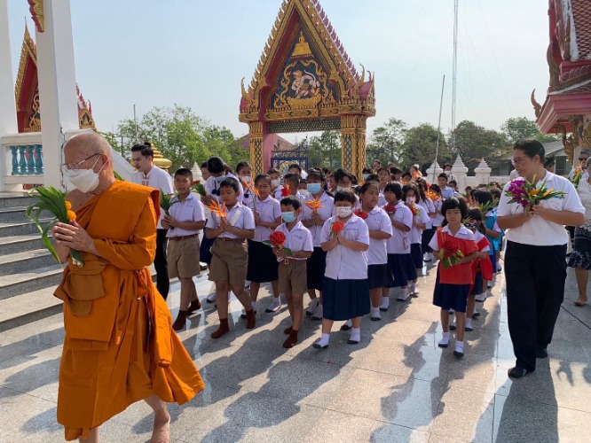 เนื่องในวันมาฆบูชา ศูนย์พัฒนาเด็กเล็กสังกัดองค์การบริหารส่วนตำบลเกาะลอยบางหัก ร่วมกับโรงเรียนในเขตพื้นที่องค์การบริหารส่วนตำบลเกาะลอยบางหัก ทำบุญตักบาตร ฟังเทศน์ เวียนเทียน ในวันที่ 3 มีนาคม 2566