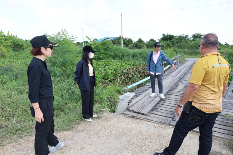 ลงพื้นที่ตรวจสอบคอสะพานชำรุด บริเวณ หมู่ 2 ต.บางหัก และ หมู่ 4 ต.เกาะลอย